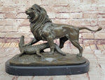 Majestic Bronze Lion vs Crocodile Statue by Delabrierre – Wildlife Showdown on Marble Base