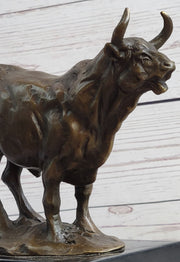 Hot Cast Bronze Metal Bull Cattle Cow Sculpture Statue Figure on Marble Base
