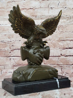 Bronze Eagle and Handshake Statue – Patriotic American Unity Sculpture