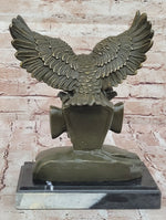 Bronze Eagle and Handshake Statue – Patriotic American Unity Sculpture