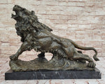 Majestic Bronze Lion in Roaring Pose – Dynamic Wildlife Sculpture on Marble Base