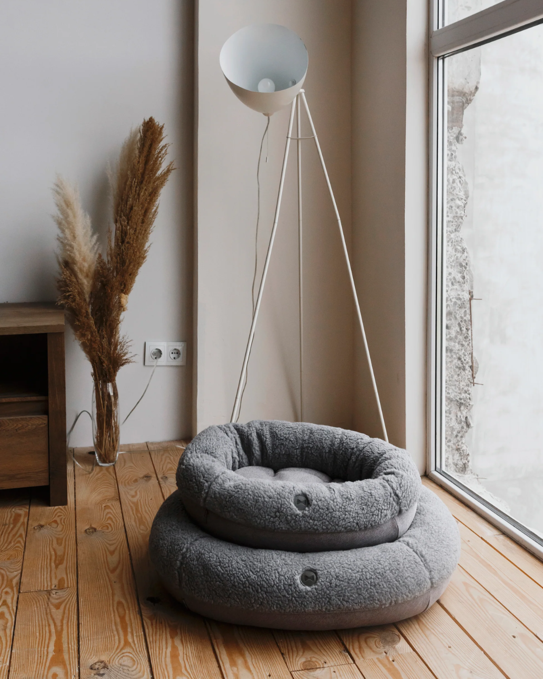 Pet Beds Premium Chester & Lee | Furry Gray Donut Dog Bed