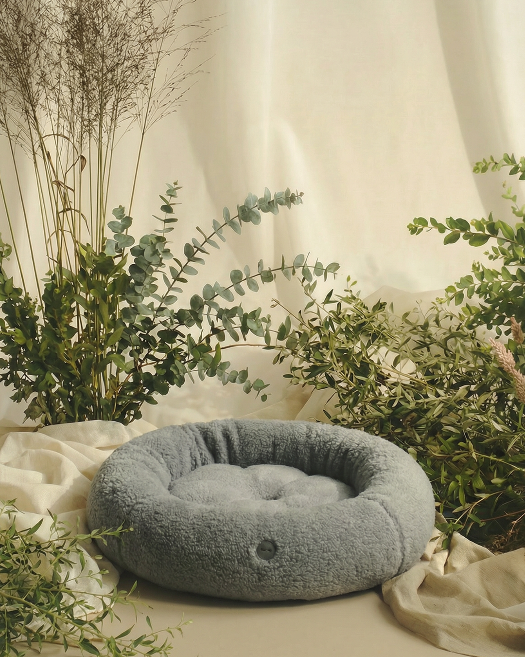 Pet Beds Premium Chester & Lee | Furry Gray Donut Dog Bed