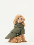 Load image into Gallery viewer, BOWERY RAINCOAT - GREEN

