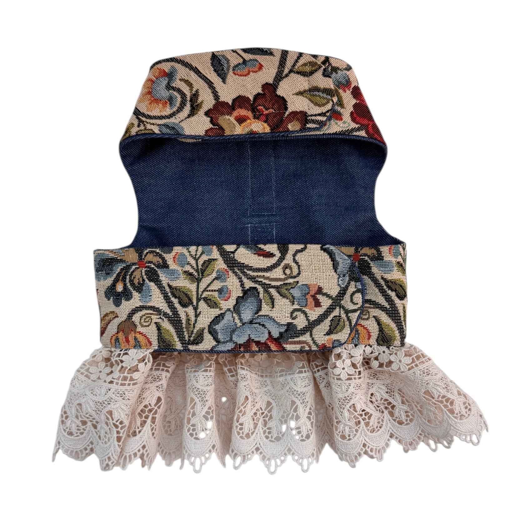 Tapestry Lace Harness