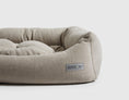 Load image into Gallery viewer, Warby Napper Bed
