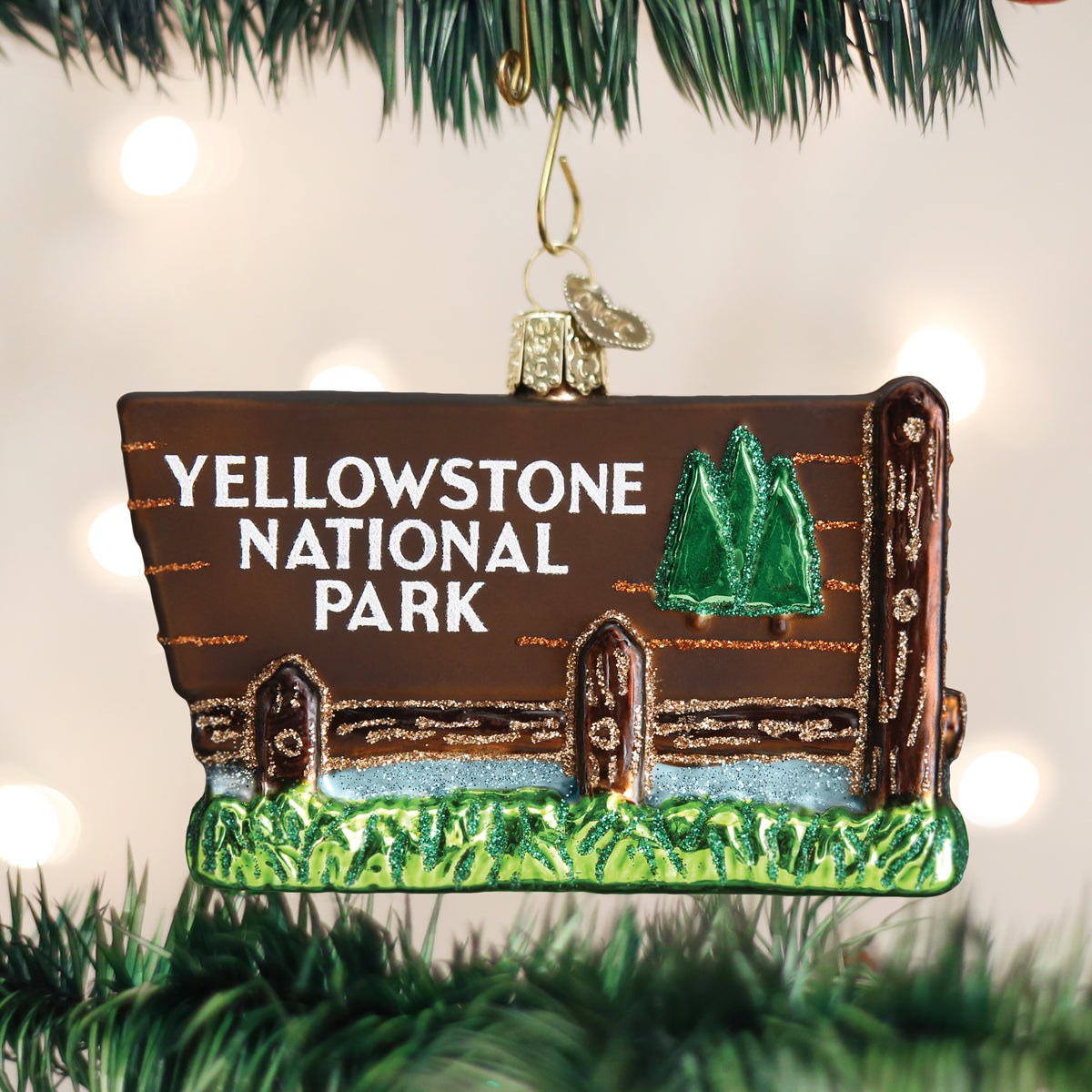 Yellowstone National Park - Southlake Paws