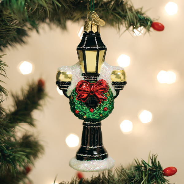Christmas Lamp Post Ornament - Southlake Paws