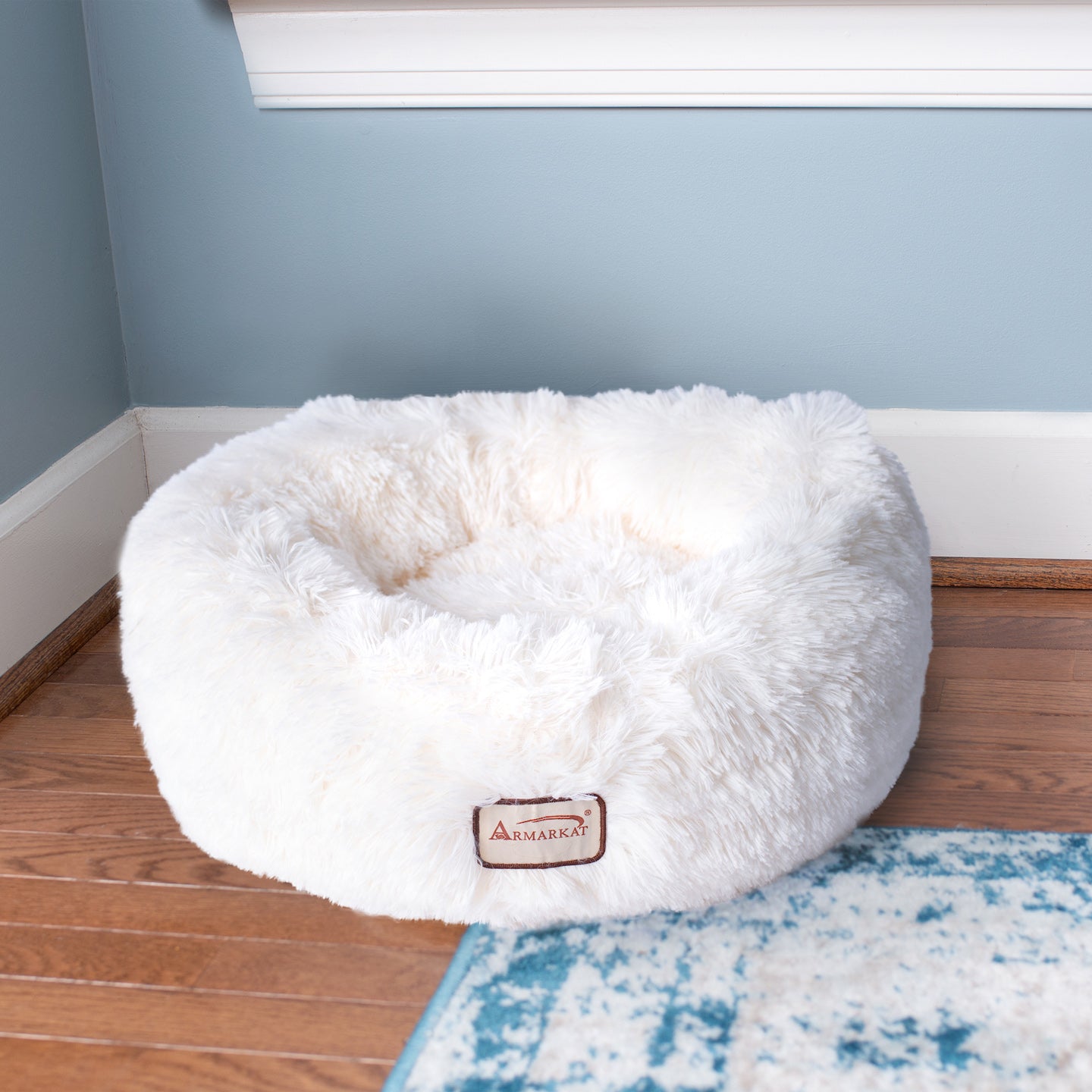 Armarkat Plush Pet Bed C70NBS-M - White