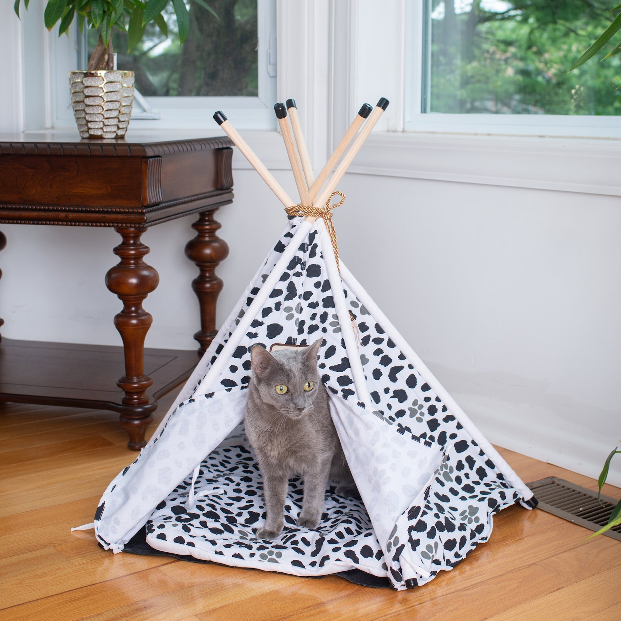 Armarkat Cat Teepee Bed C46 - White/Black