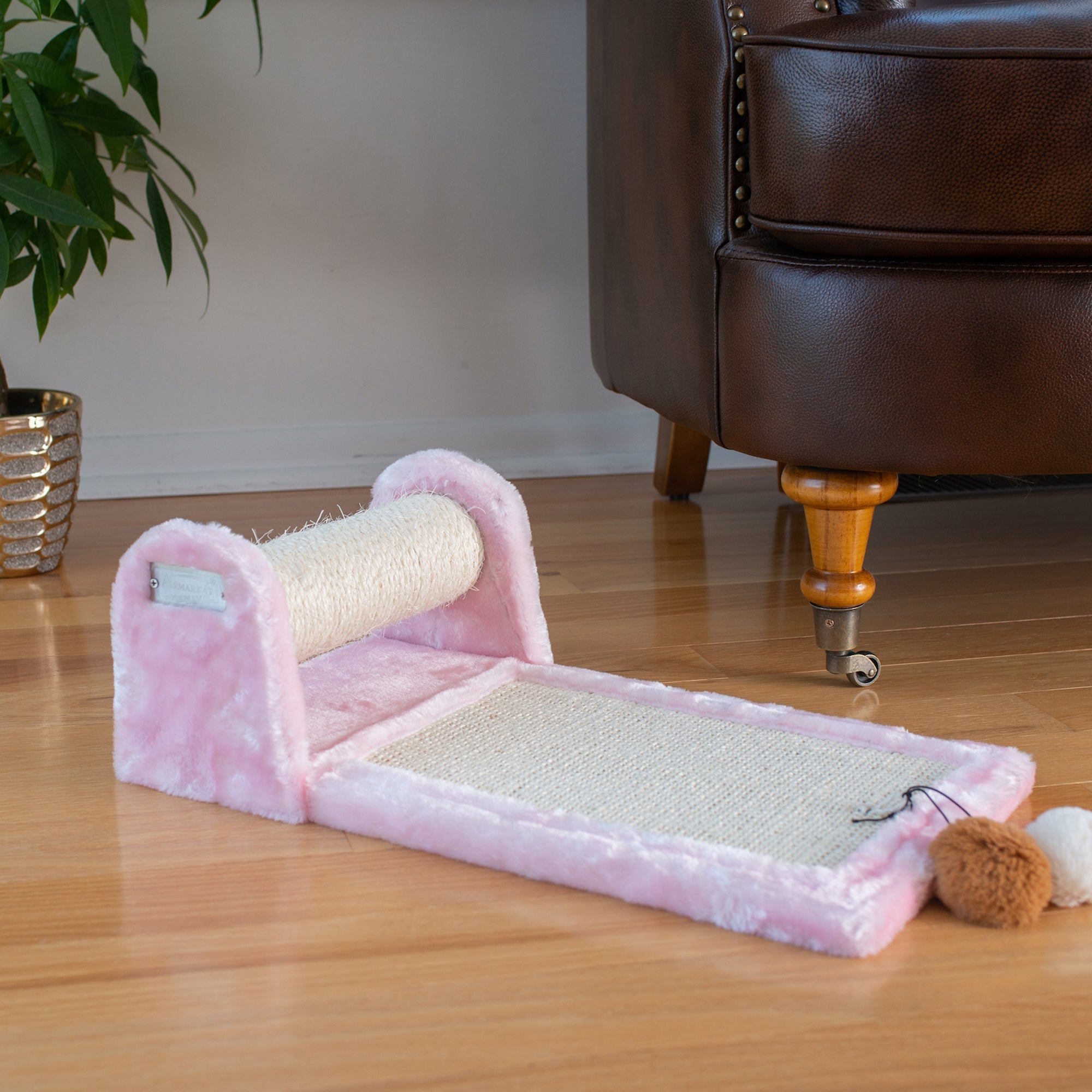 Armarkat Cat Scratching Post - Pink