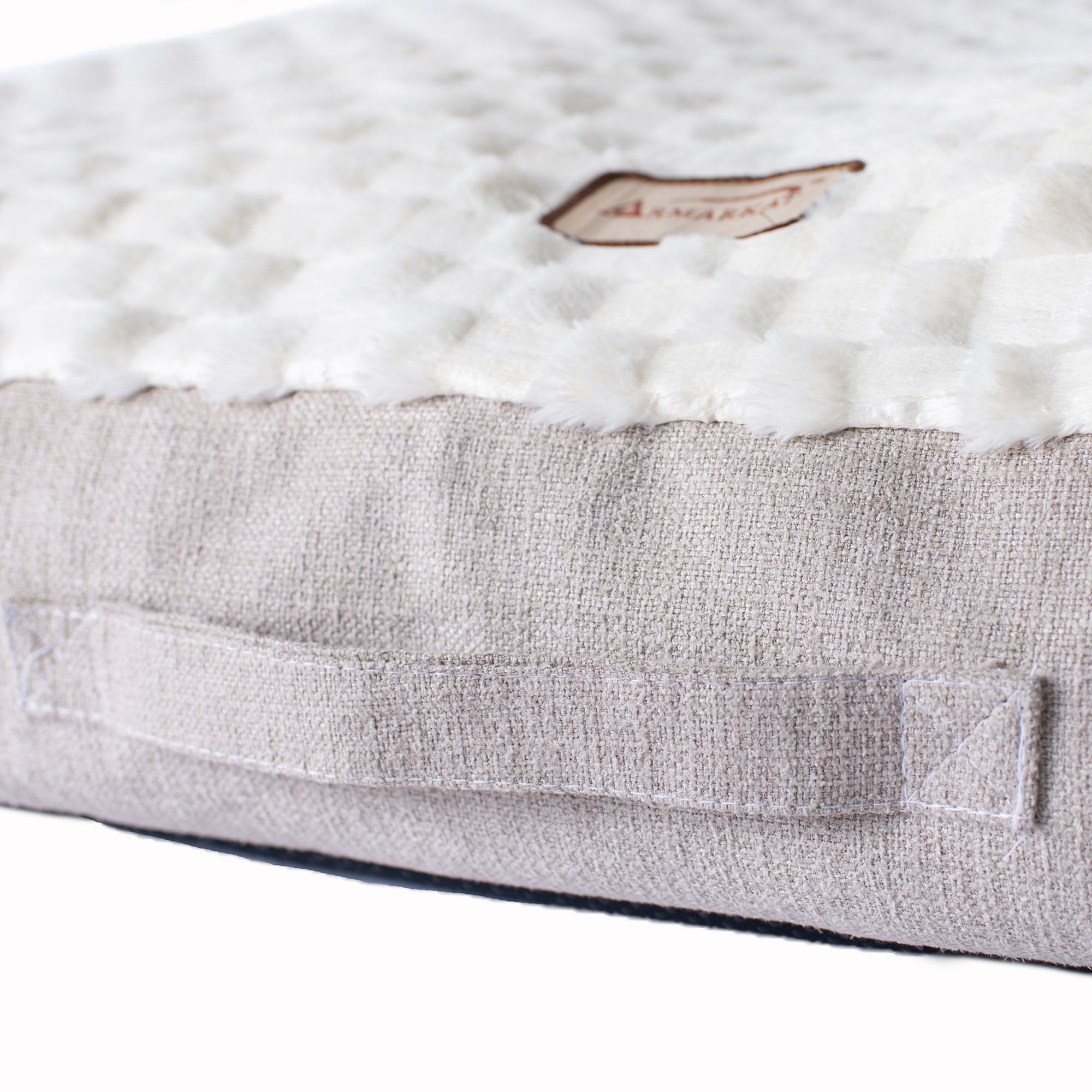 Armarkat Pet Bed Mat M12HMB/MB-M - Beige/White