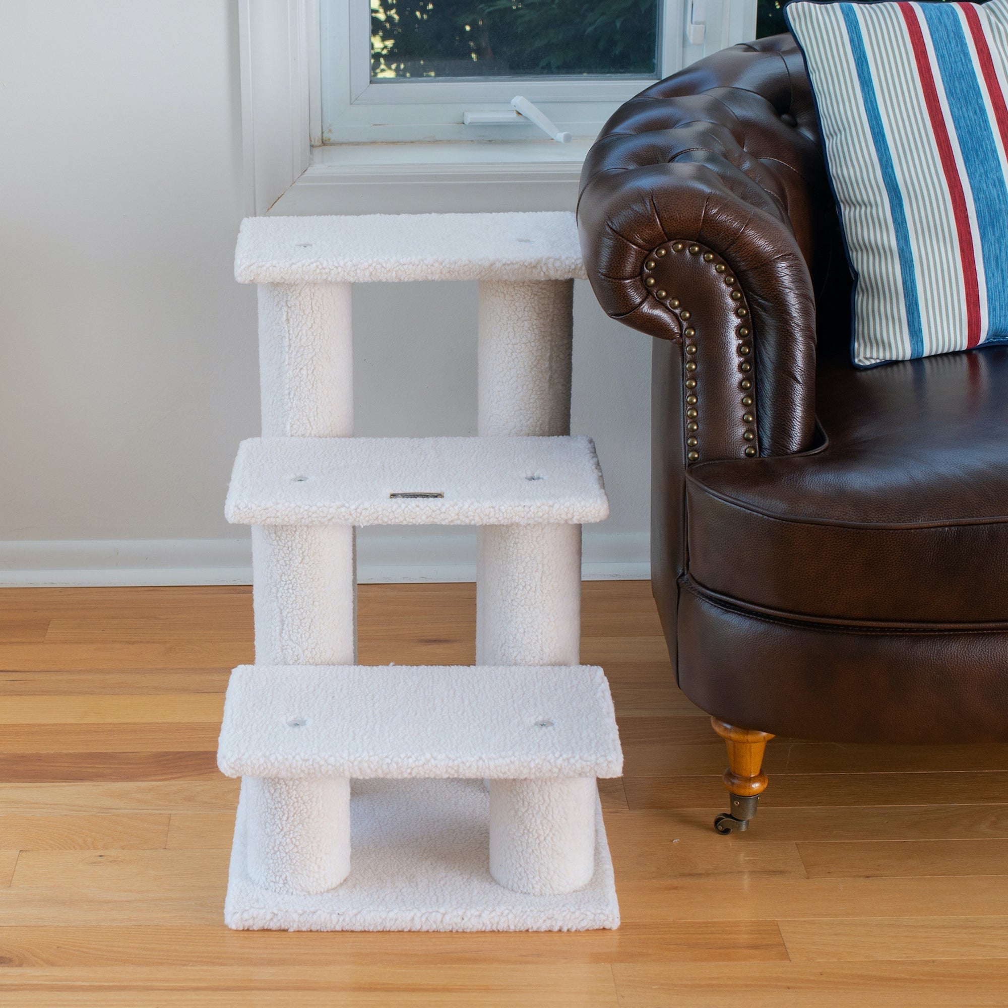 Armarkat Cat Furniture B3001 - 25-Inch - Ivory