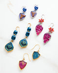 Load image into Gallery viewer, Learn to Make Amazing Resin & Epoxy Clay Jewelry
