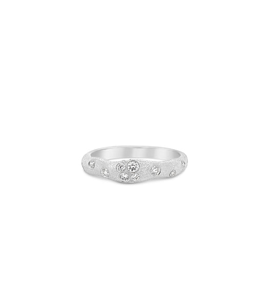 OLIVE & CHAIN Diamond Celestial Petite Artisan Band - Yellow Gold, 5.5