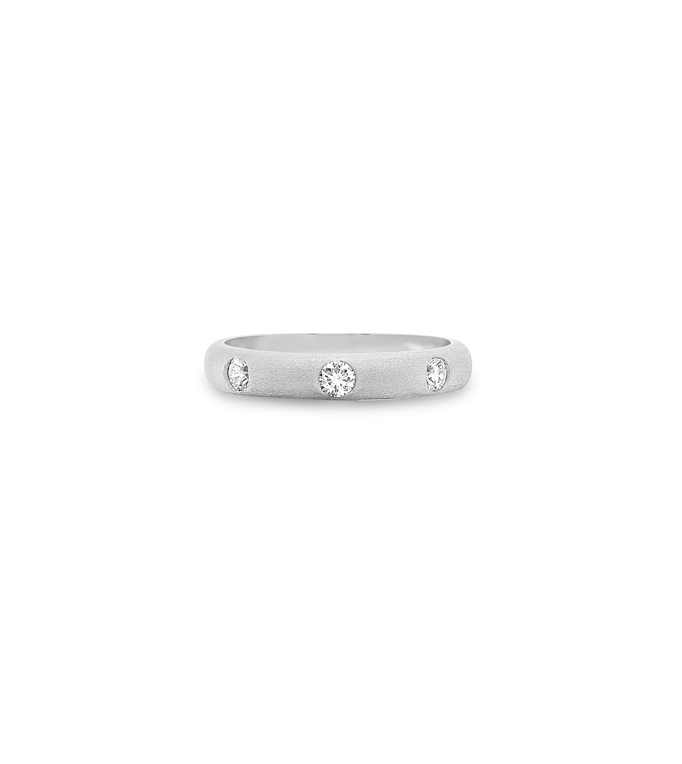 OLIVE & CHAIN Diamond 3 Stone Flush Band - Yellow Gold, 5.5