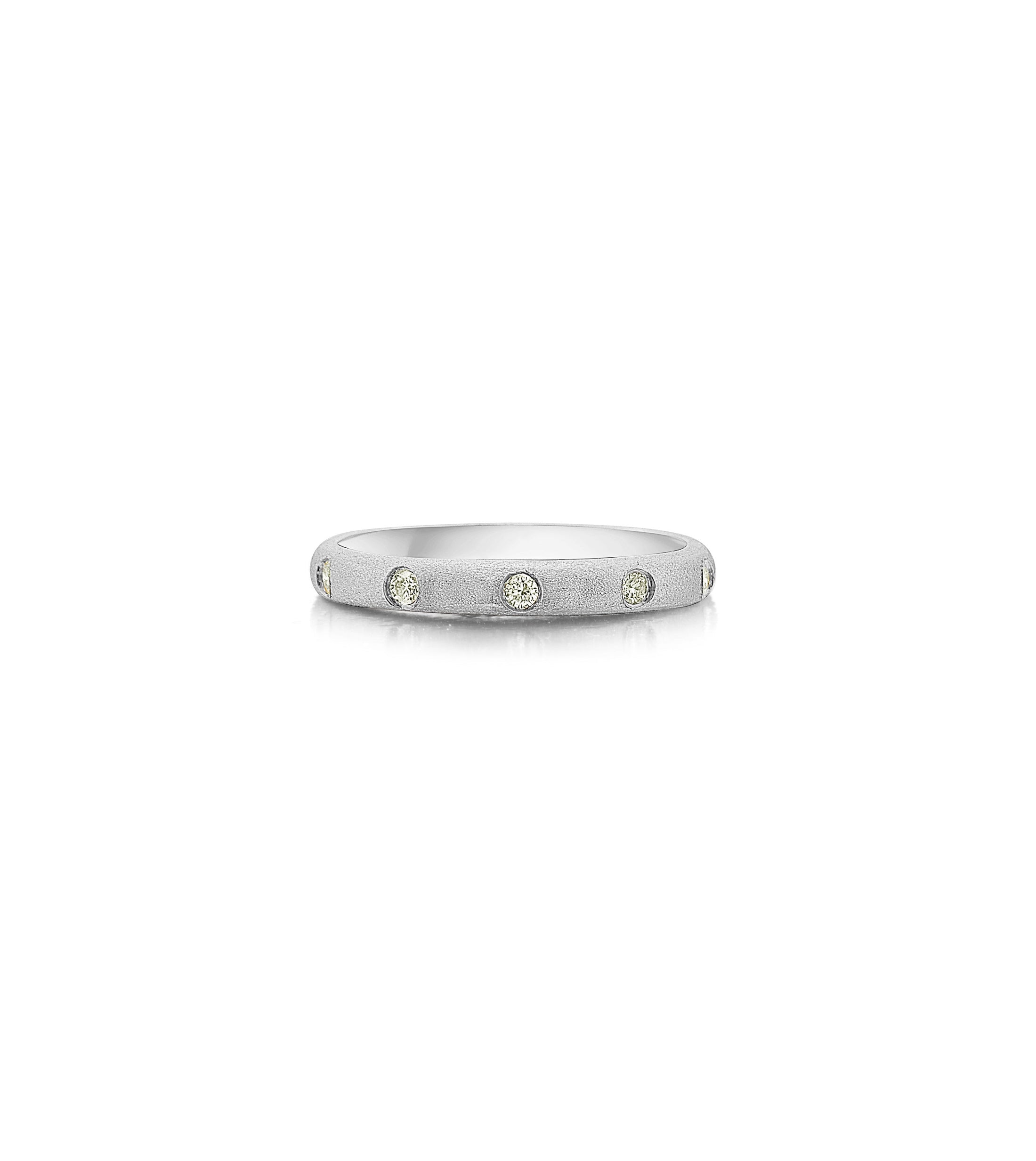 OLIVE & CHAIN Diamond 5 Stone Flush Band - Yellow Gold, 5.5