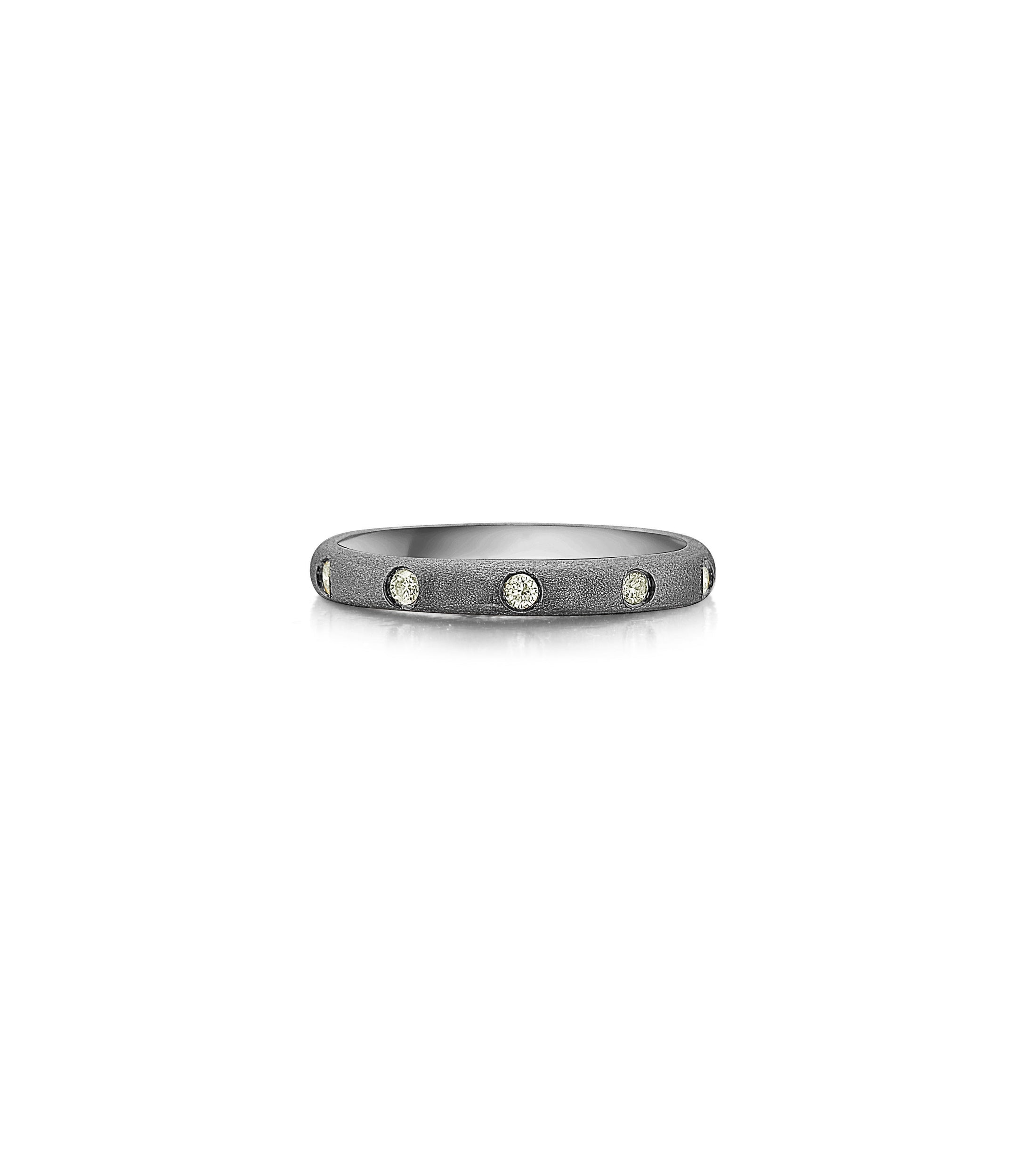 OLIVE & CHAIN Diamond 5 Stone Flush Band - Yellow Gold, 6.5