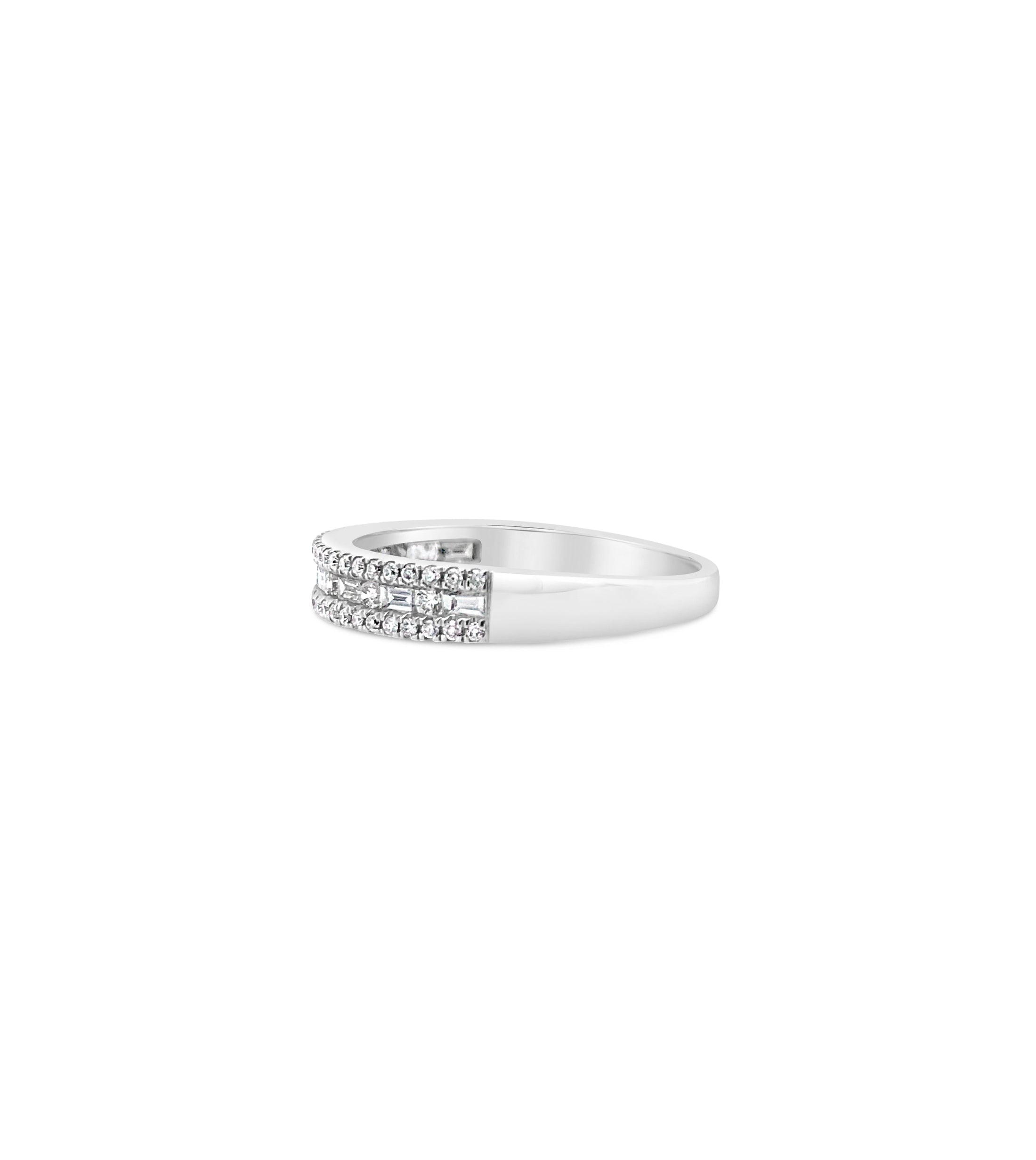 OLIVE & CHAIN Alternating Baguette & Round Diamond Band - White Gold, 5.5