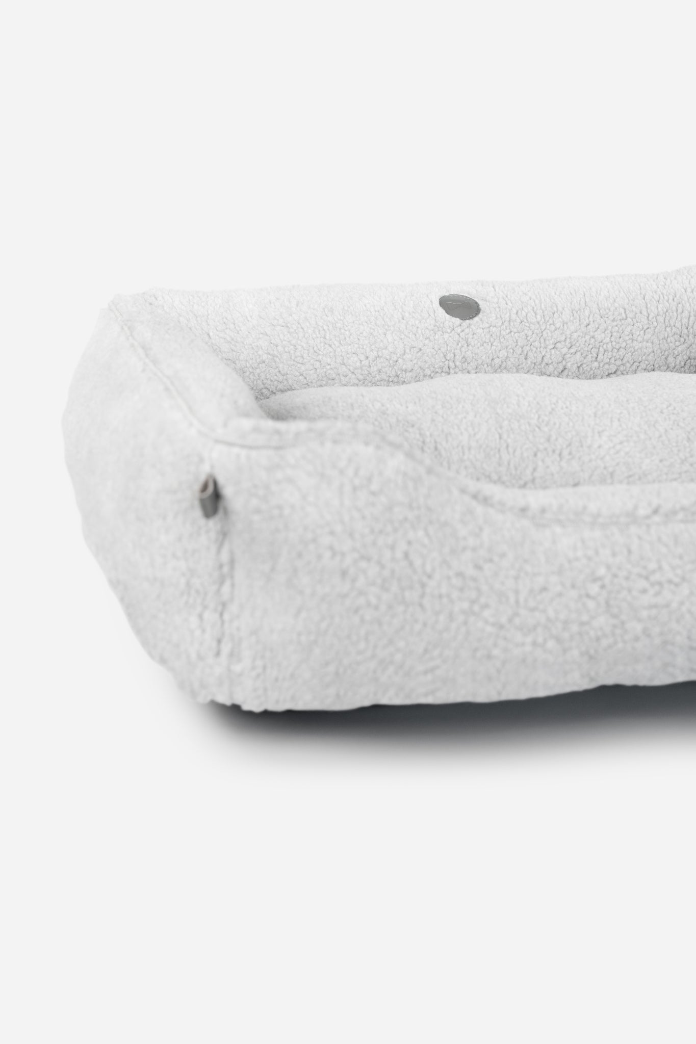 Chester & Lee | Furry Sleeper Dog Bed Gray - image 6