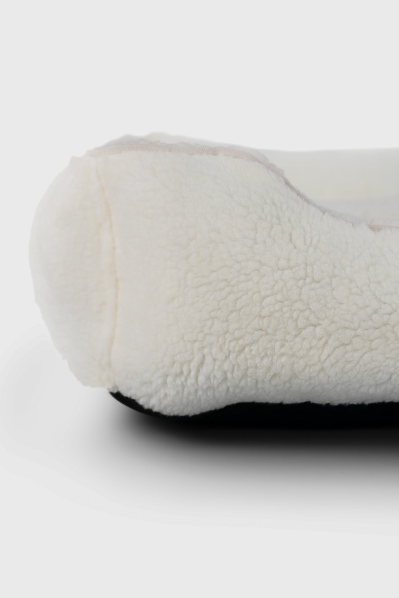 Bolster Beds Premium Chester & Lee | Furry Sleeper Dog Bed Beige