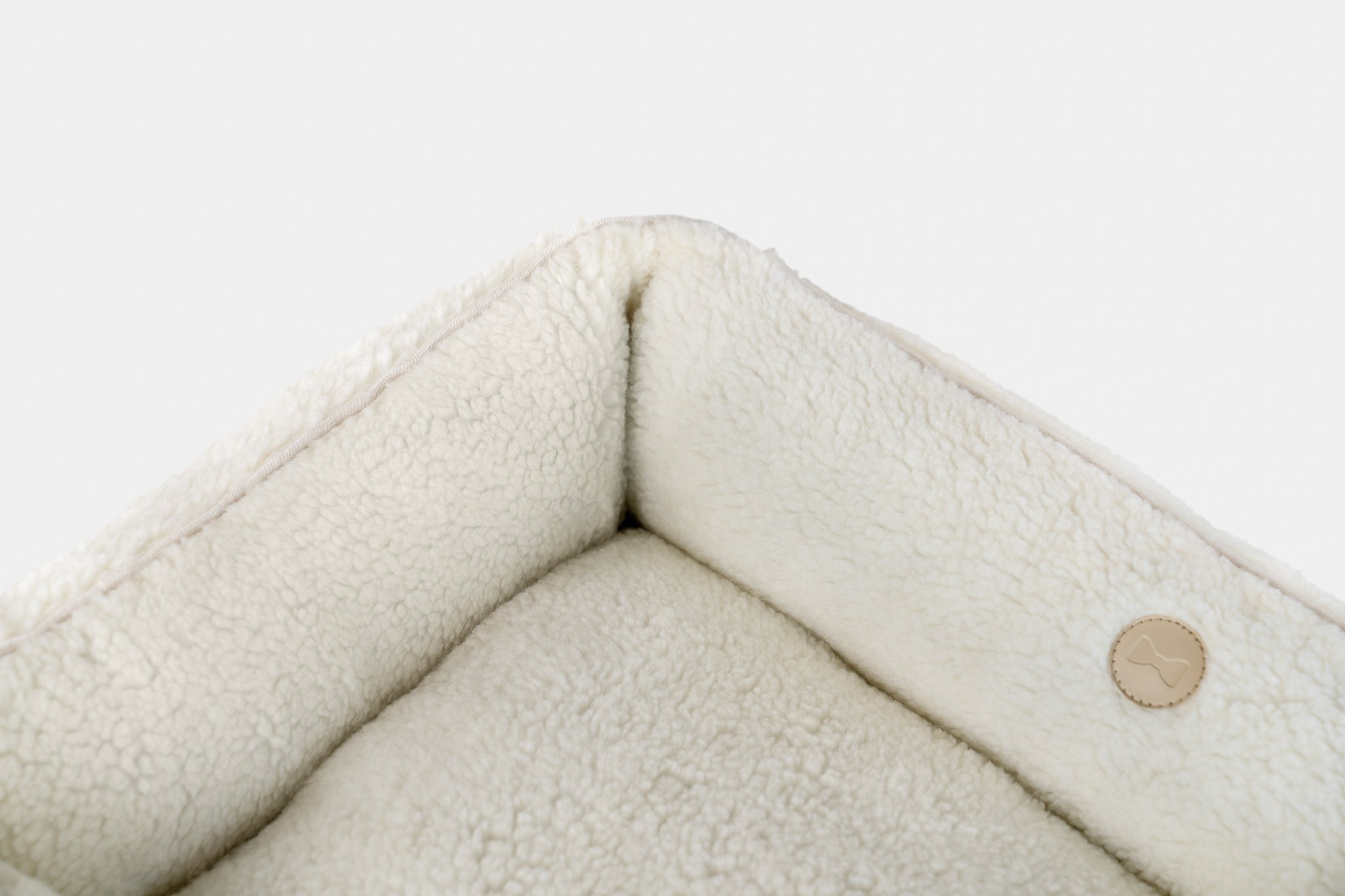 Bolster Beds Premium Chester & Lee | Furry Sleeper Dog Bed Beige