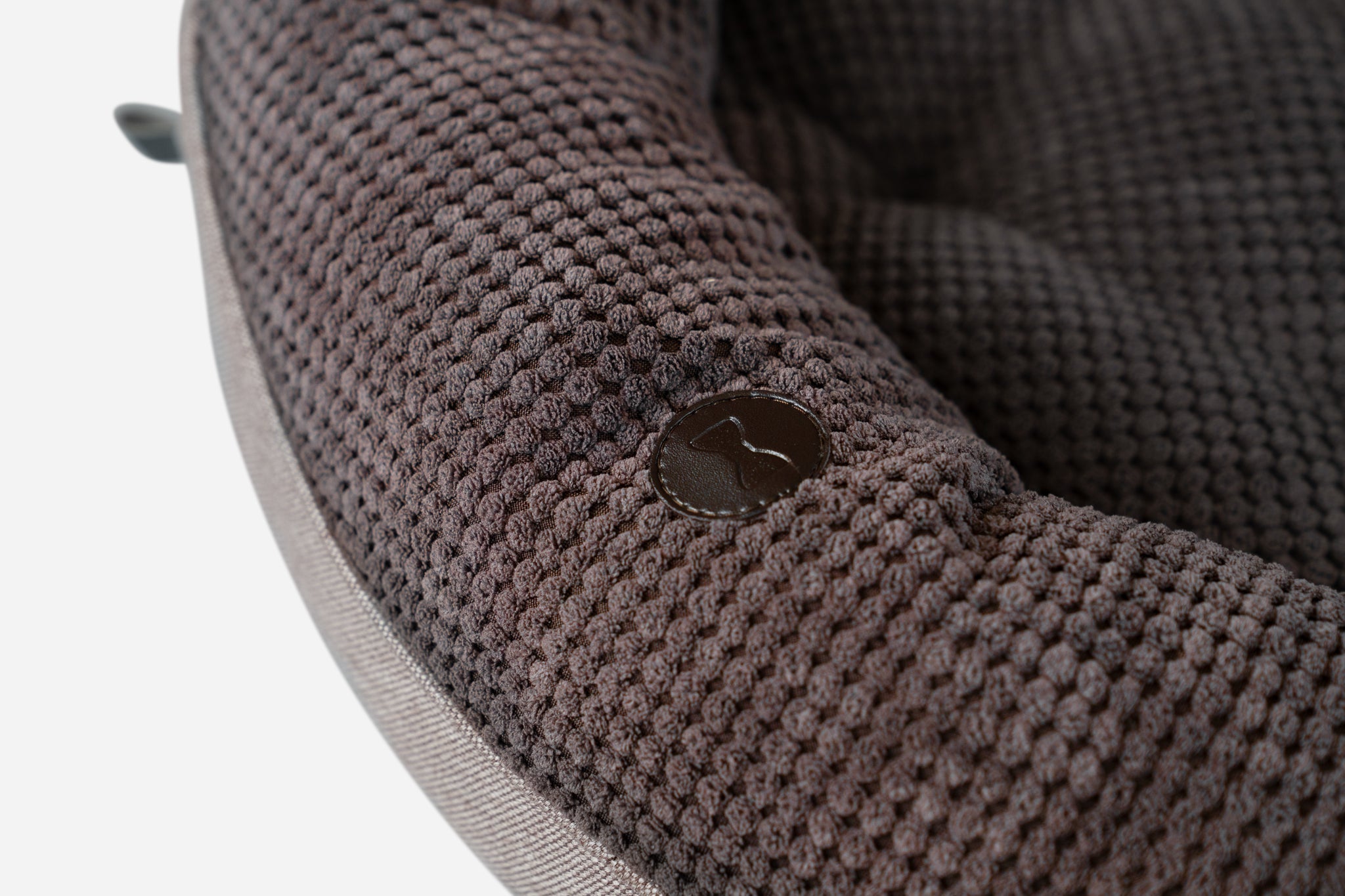 Donuts Premium Chester & Lee | Chestnut Donut Dog Bed