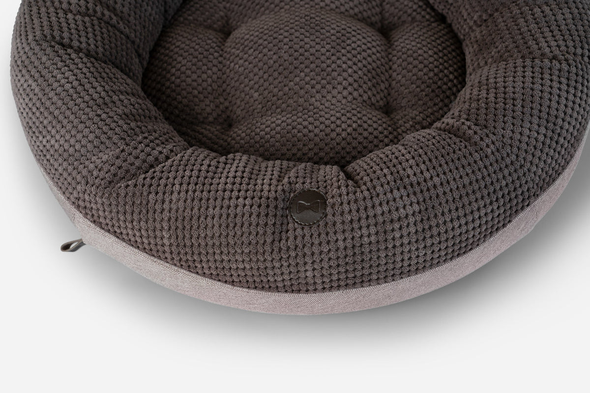 Donuts Premium Chester & Lee | Chestnut Donut Dog Bed