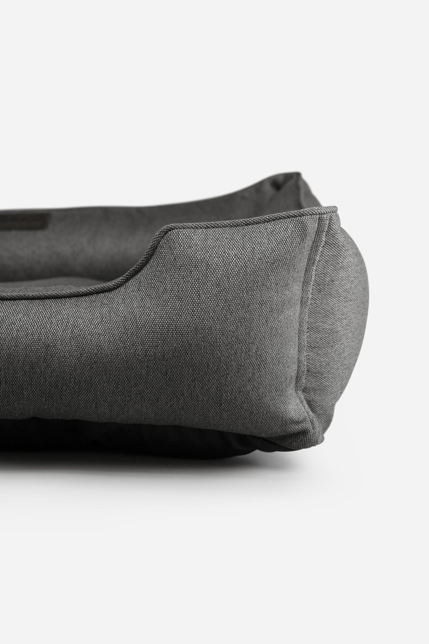 Chester & Lee | Cotton Sleeper Dog Bed Gray - image 8