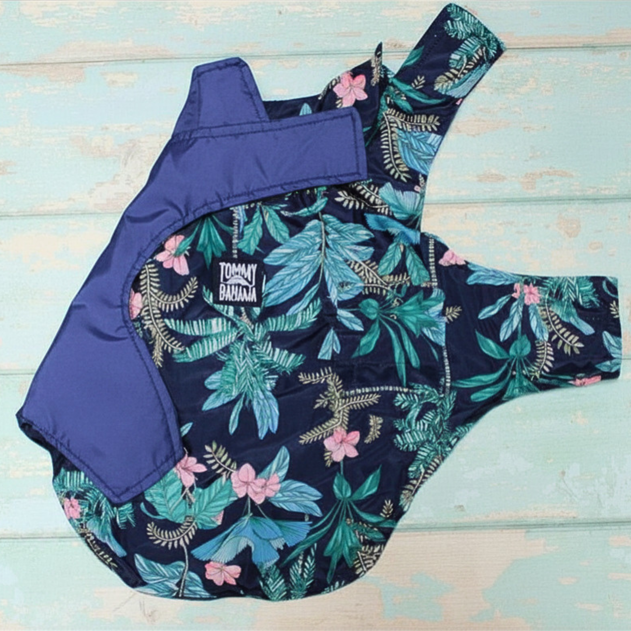 Tommy Bahama Pet - Frandy