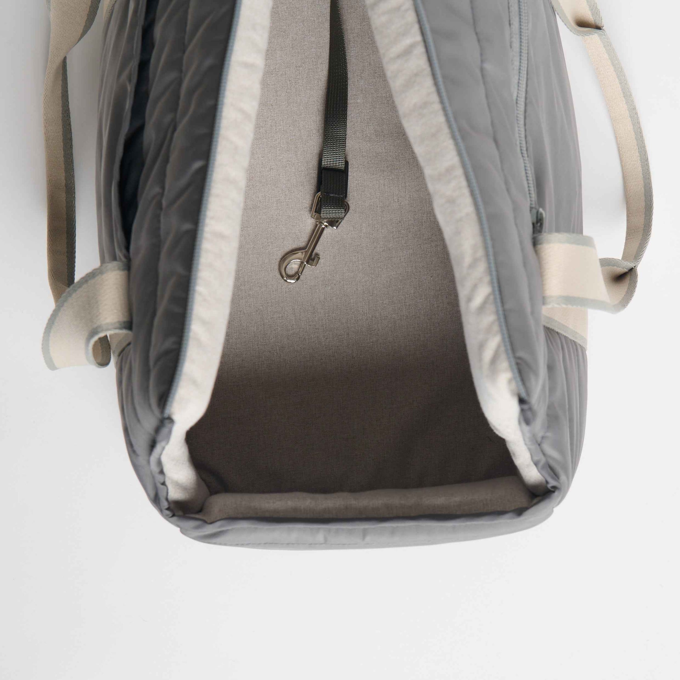 Nooee Pet Finn Carrier – Lightweight Quilted Dog Carrier with Easy-Care Cushion