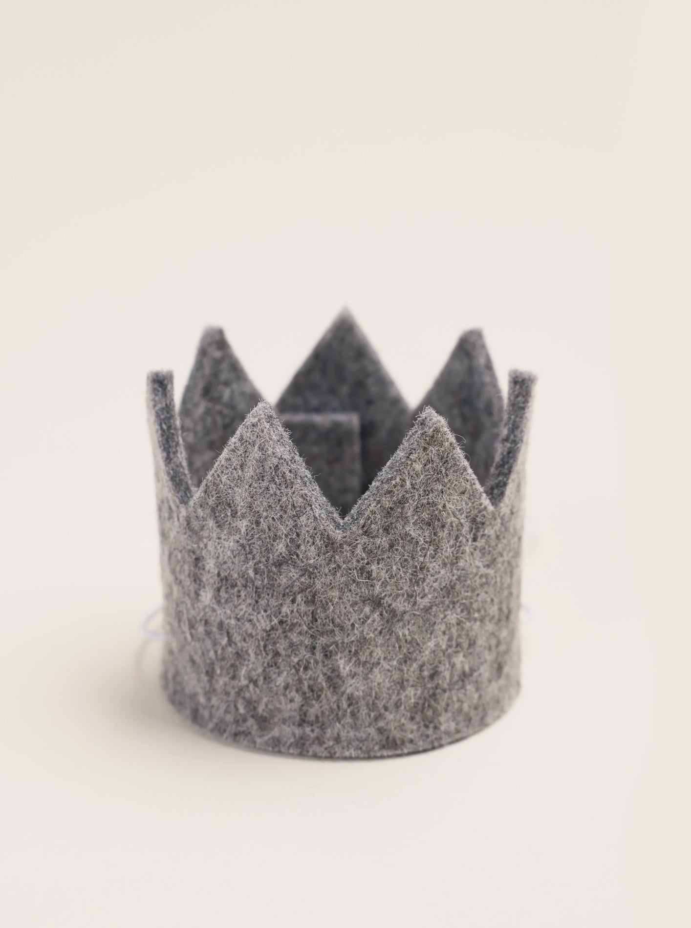 NEUTRAL PARTY CROWNS 