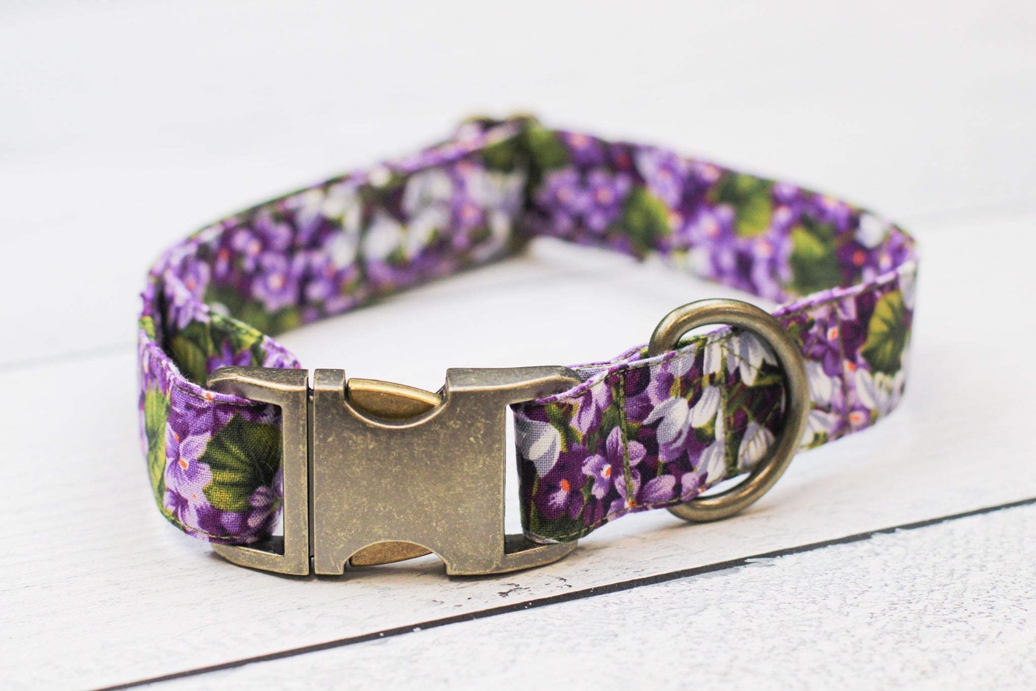 Violet Grove Collar