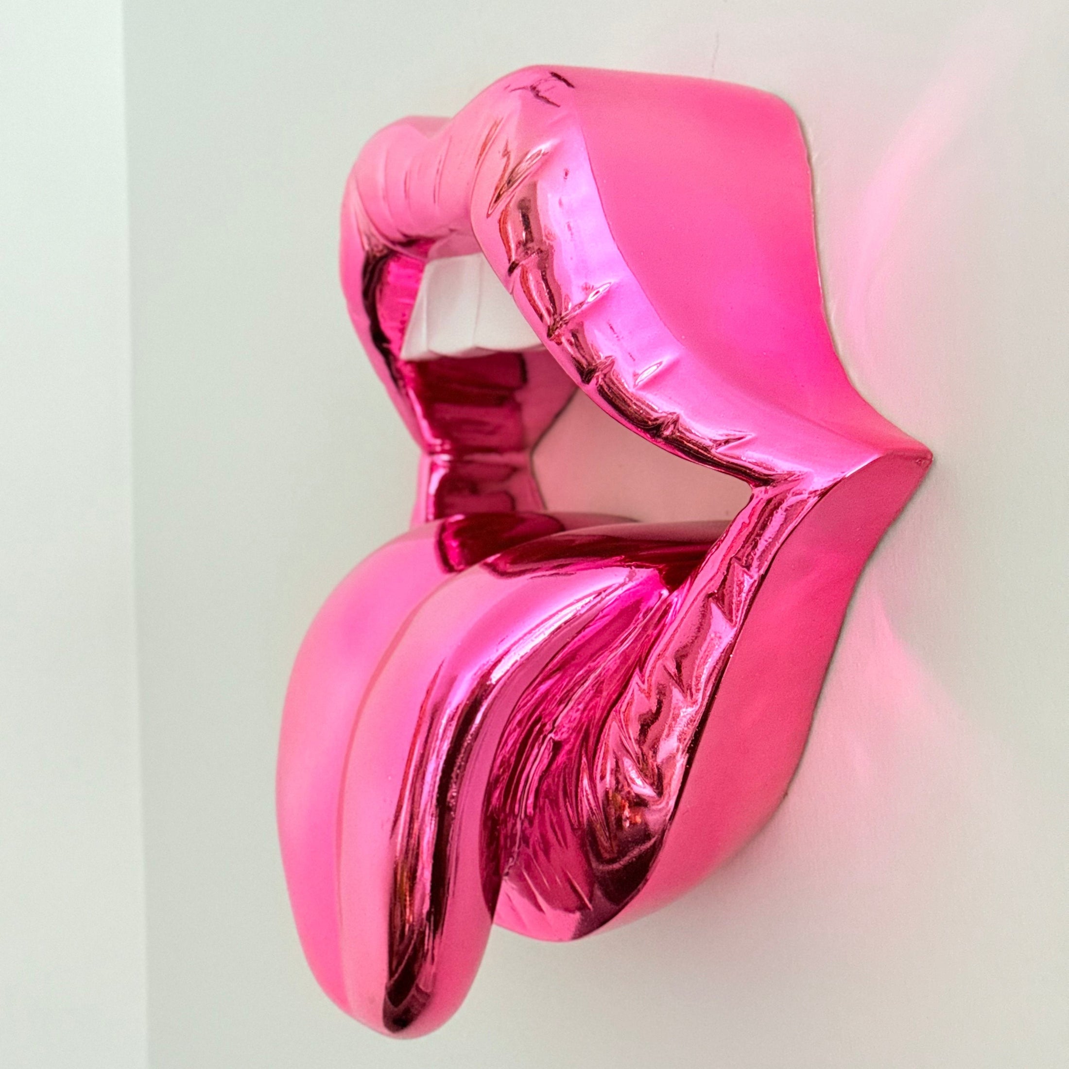 Iconic Kiss - Candy Pink Chrome Edition - pink chrome candy pink candy iconic kiss, luxury sculpture, product image 2