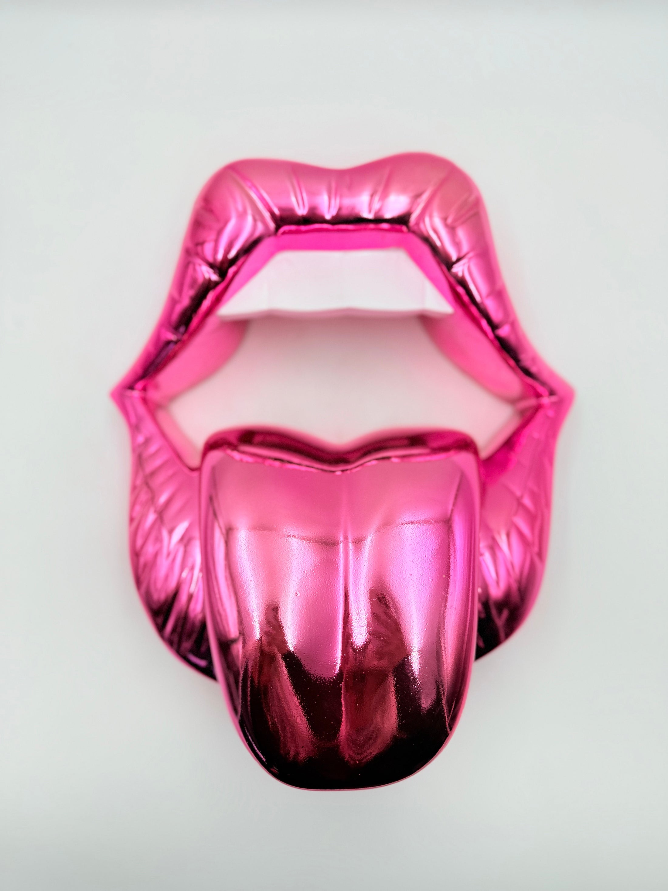 Iconic Kiss - Candy Pink Chrome Edition - pink chrome candy pink candy iconic kiss, luxury sculpture, product image 3