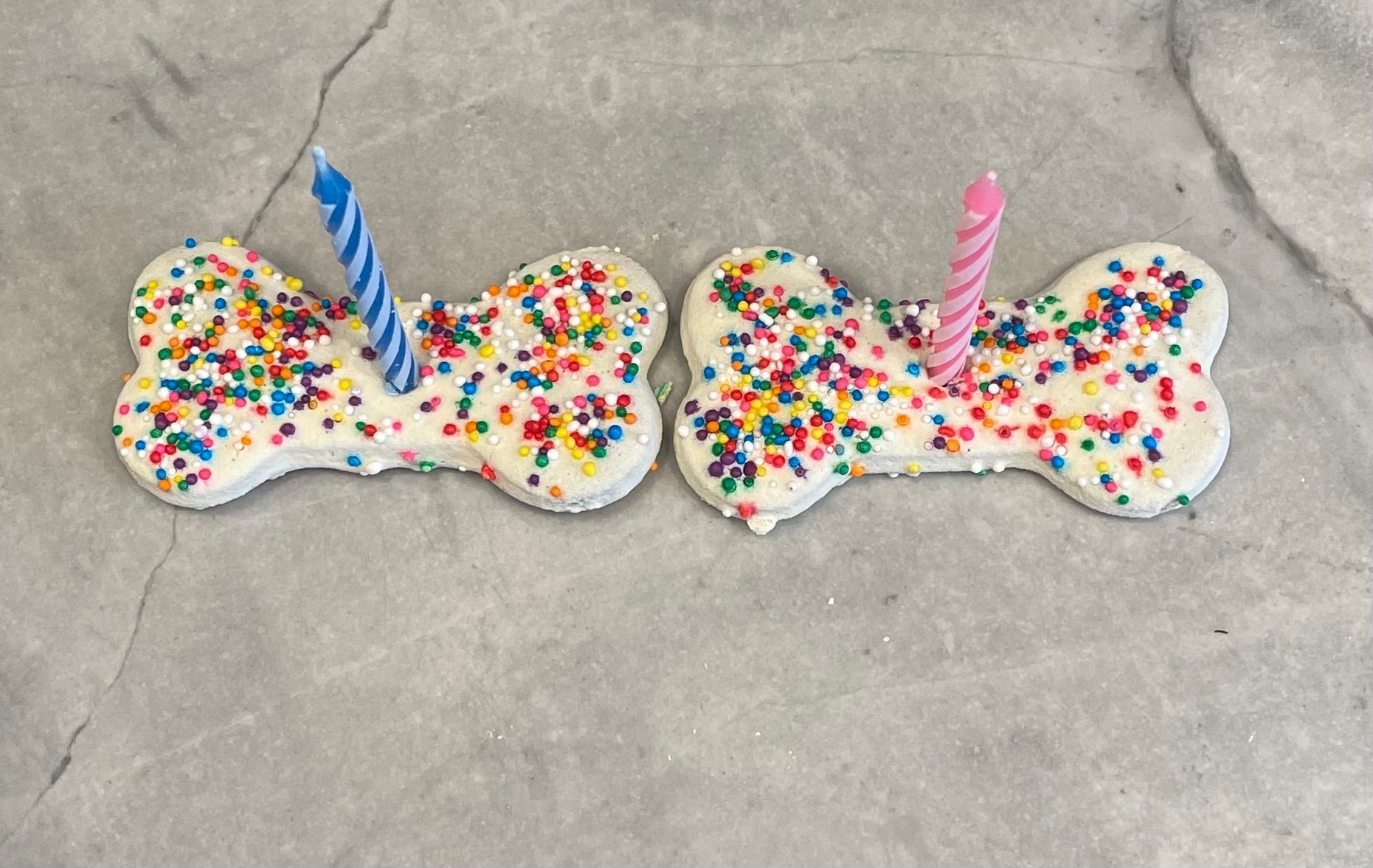 Medium Birthday Bone Treats - Set of 2