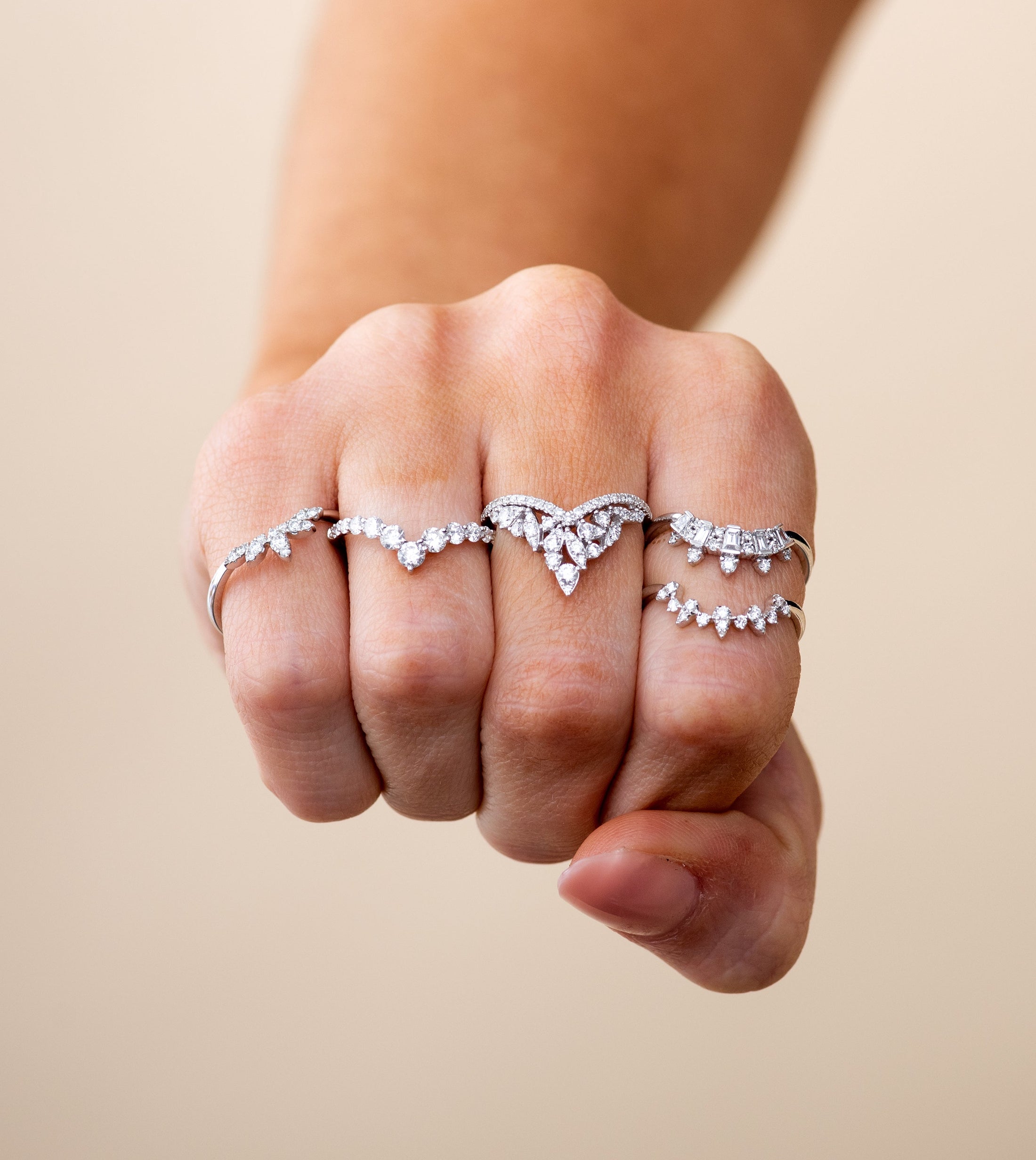 OLIVE & CHAIN Diamond Signature Chevron Ring - White Gold, 7.0