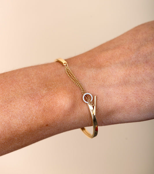 OLIVE & CHAIN Diamond Toggle Flexible Bangle