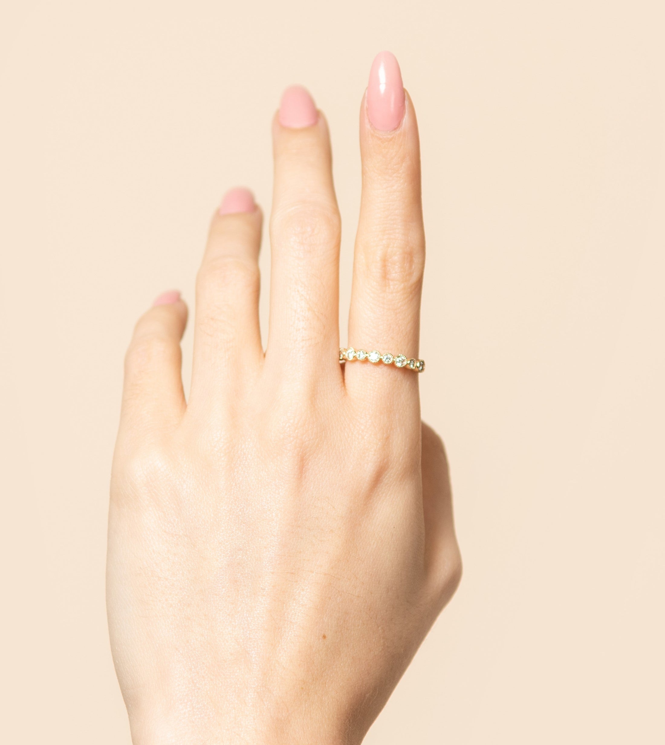 OLIVE & CHAIN Diamond Alternating Bezel Set Band - Yellow Gold, 7.0