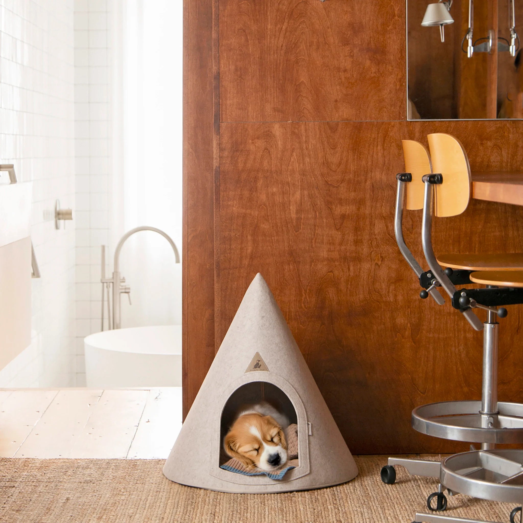 Nooee Pet Cave Lucy (M) – Cream/Brown