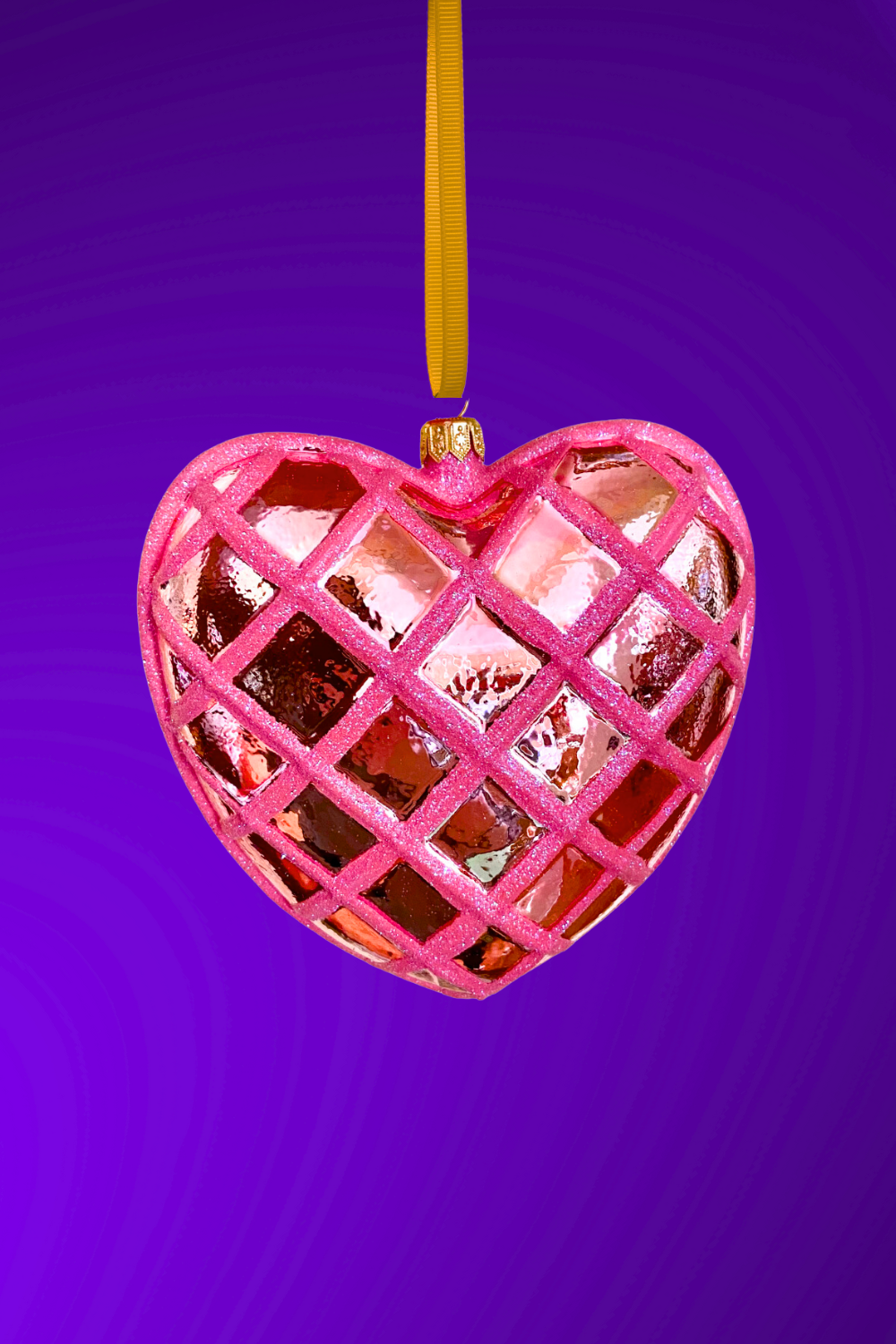 Rose Royale Heart Polish Glass Ornament - Southlake Paws