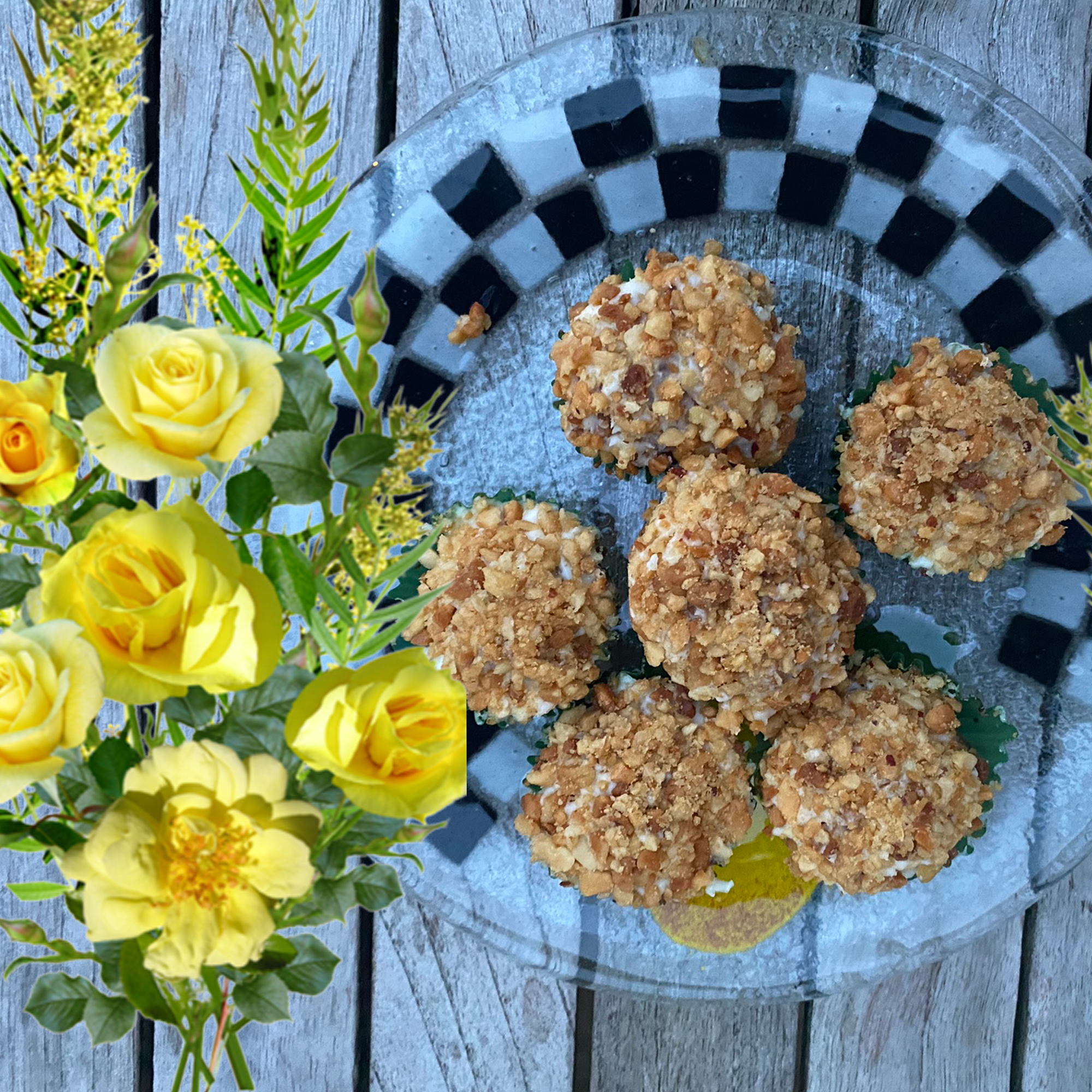 Organic Dozen Apple Mini Pupcakes Dog Treats