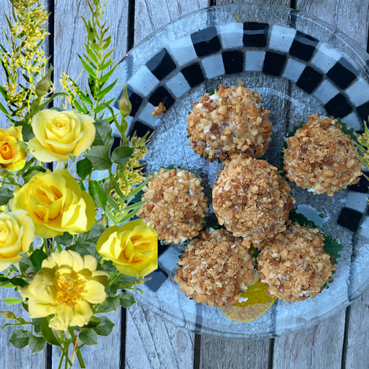 Organic Dozen Apple Mini Pupcakes Dog Treats