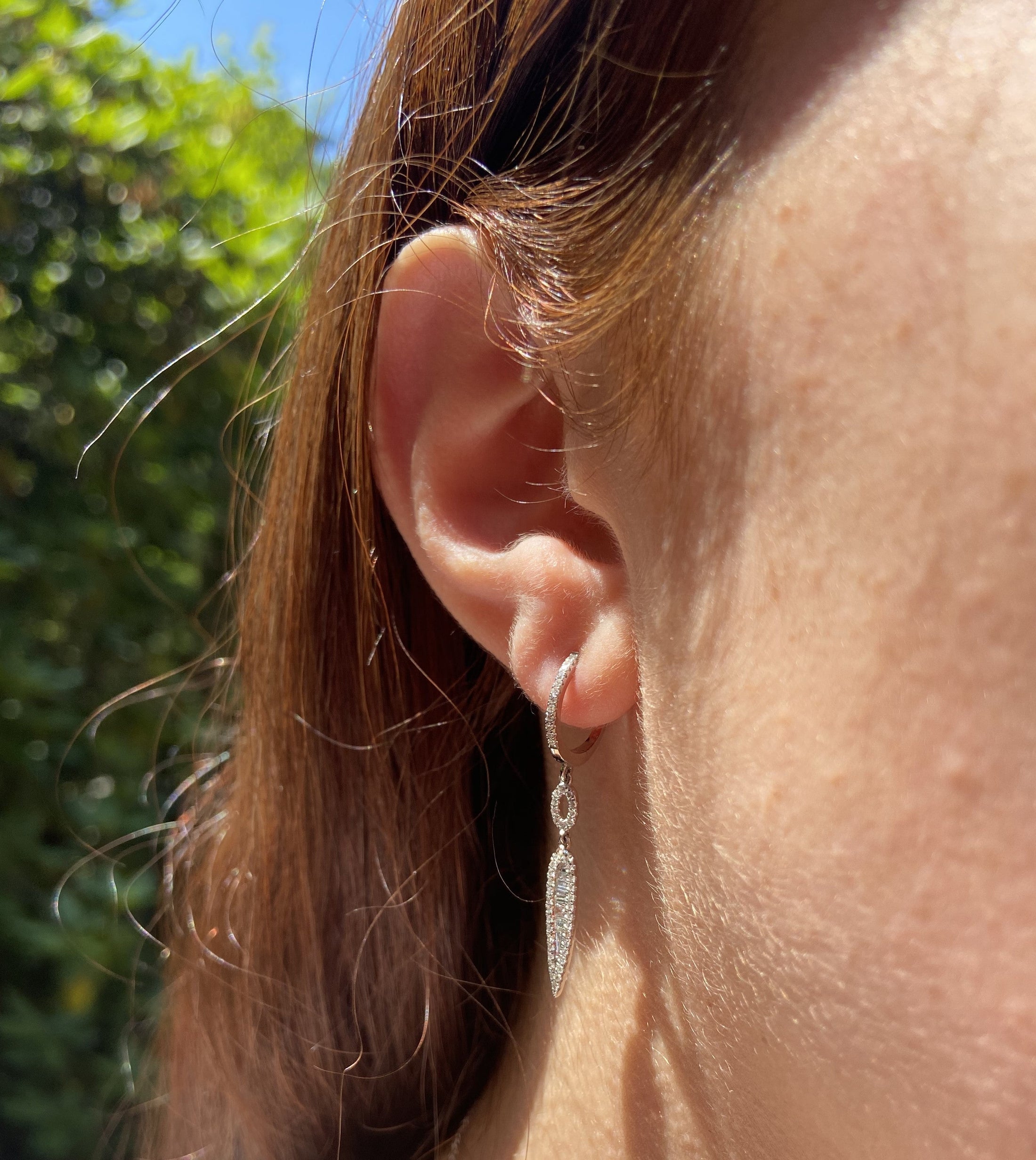 OLIVE & CHAIN Diamond Baguette & Halo Drop Earring