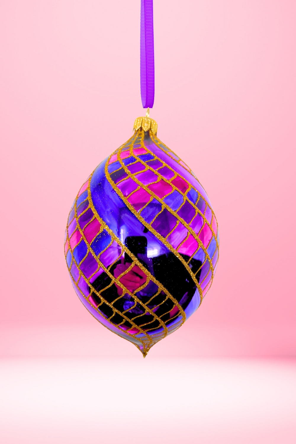 Winning Streak Spinner Glass Ornament - Southlake Paws