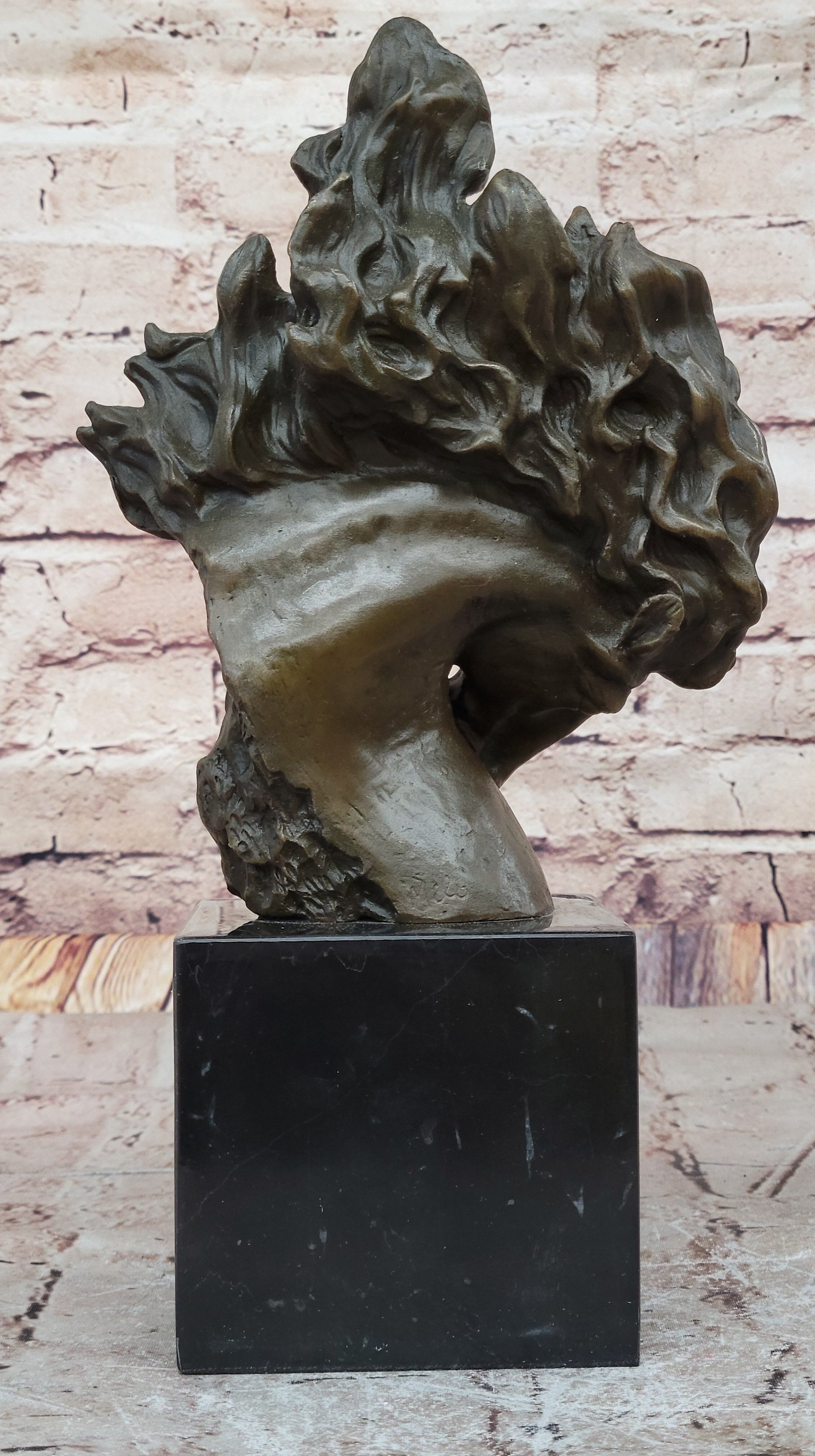 Dynamic Bronze Horse Head Bust – Swirling Mane Equine Sculpture on Marble Base