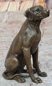 Seated Bronze Hunting Dog – Detailed Canine Sculpture for Animal Lovers