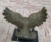 Bronze Eagle and Handshake Statue – Patriotic American Unity Sculpture