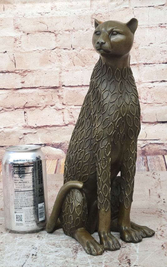 Stylized Bronze Leopard Sculpture – Modern Big Cat Décor for Art Lovers
