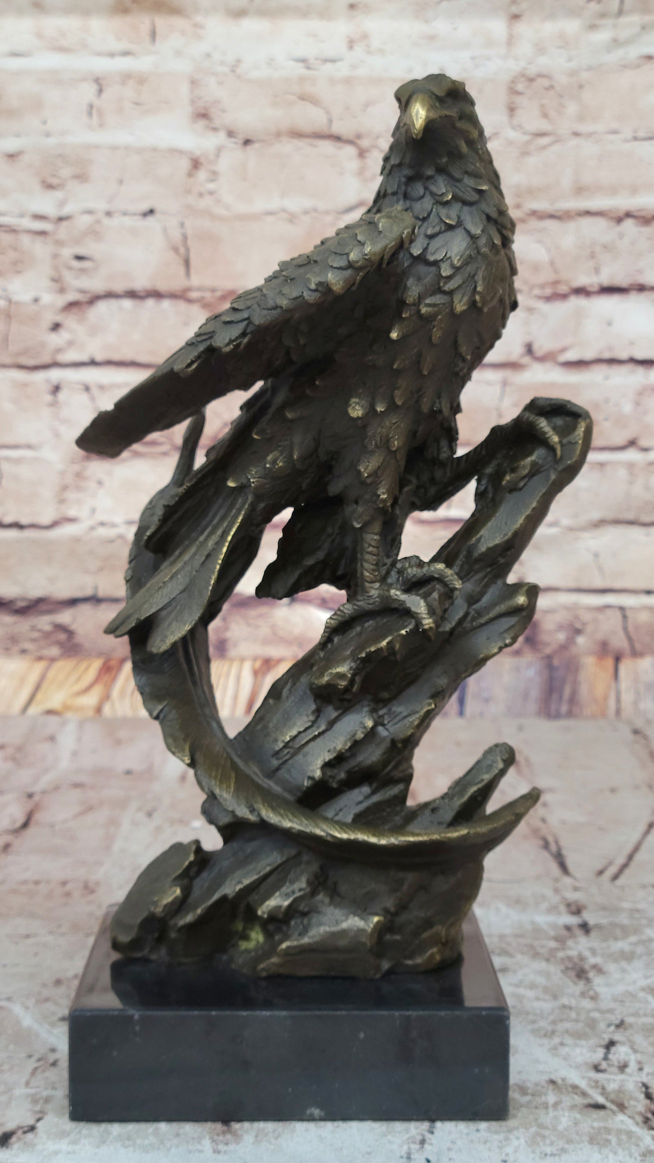 Regal Bronze Eagle Sculpture – Majestic Bird of Prey on Marble Base